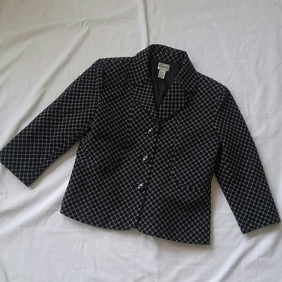 Blazer - Picture 3 of 6